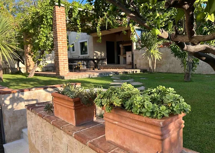 Theodoros Villa